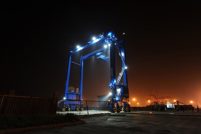 40 Ton RTG Crane in Port.jpg
